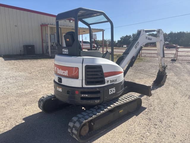 Image of Bobcat E35 equipment image 3