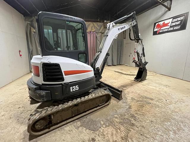 Image of Bobcat E35 equipment image 4