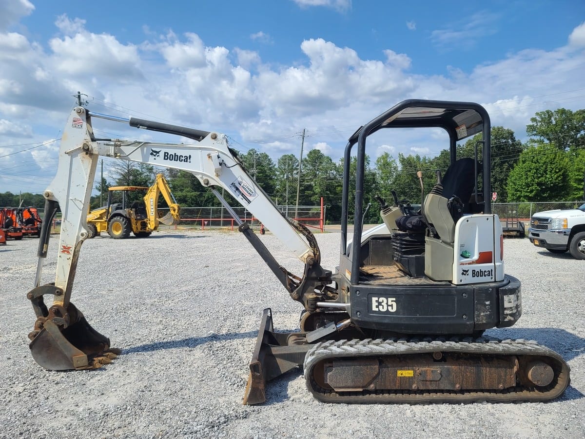 Main image Bobcat E35