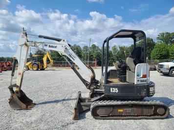 Main image Bobcat E35