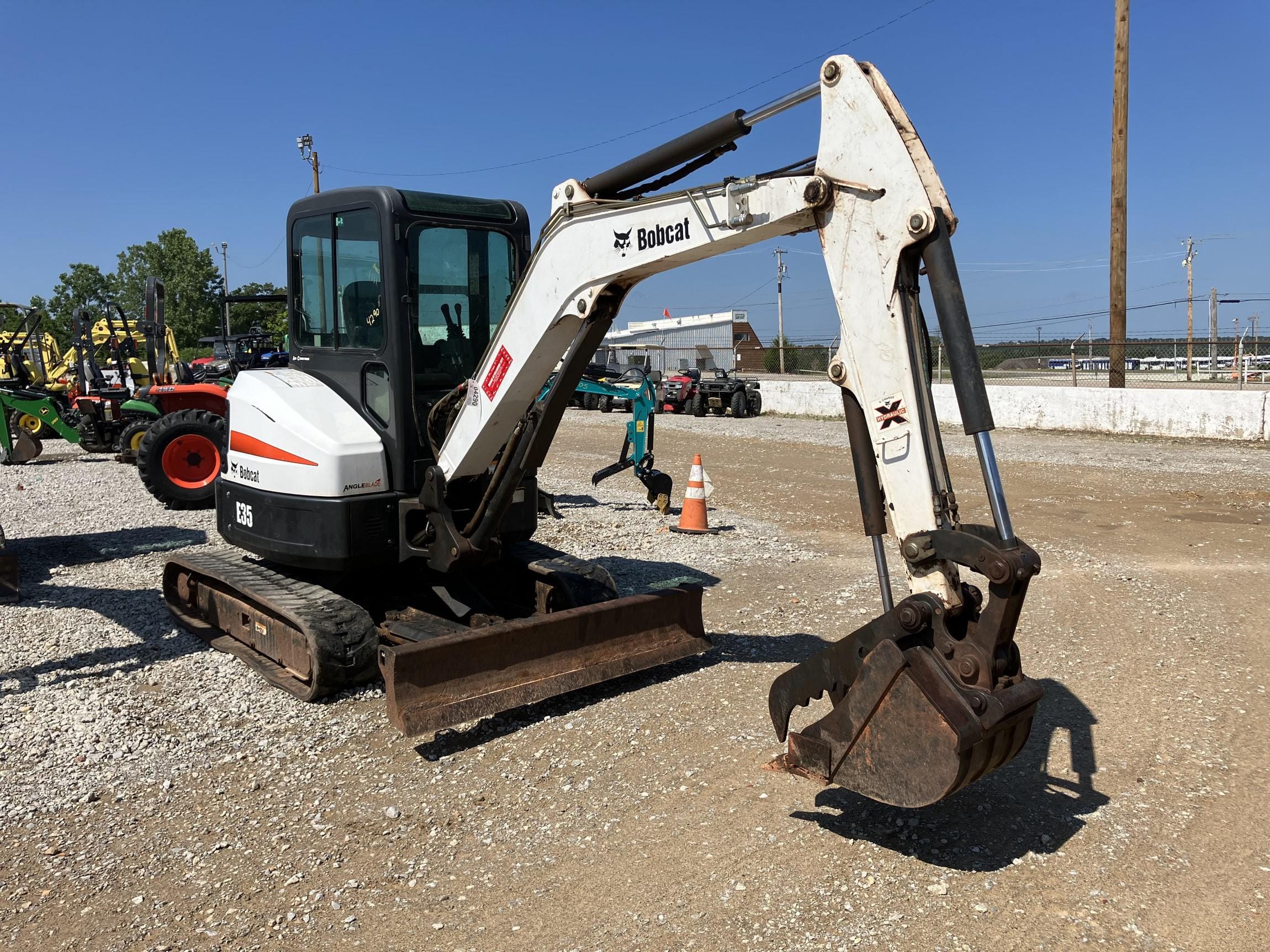 Main image Bobcat E35