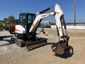 Main image Bobcat E35