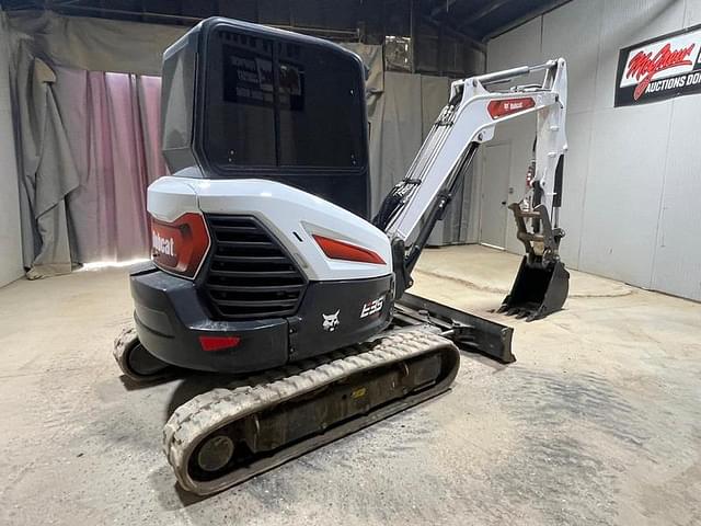 Image of Bobcat E35 equipment image 4