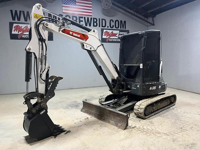 Image of Bobcat E35 equipment image 1
