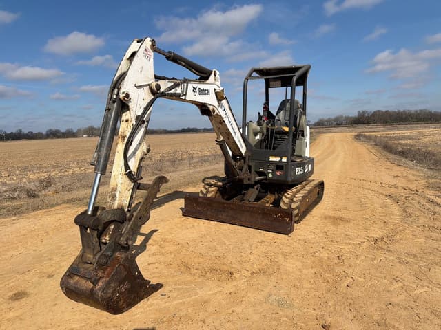 Image of Bobcat E35i equipment image 2