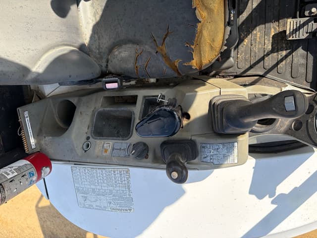 Image of Bobcat E35i equipment image 4