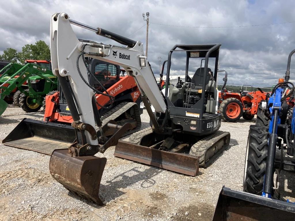 2014 Bobcat E35i Equipment Image0