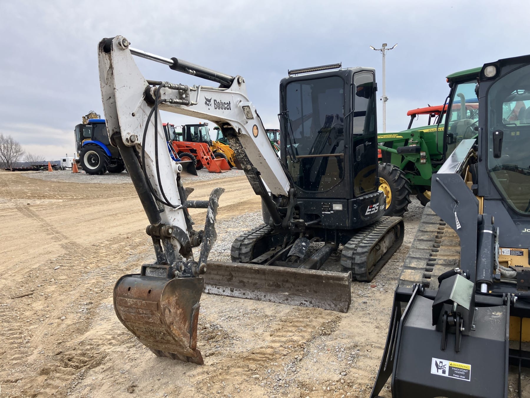 Main image Bobcat E35i