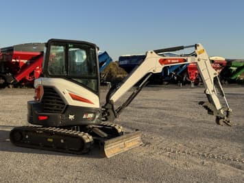 Main image Bobcat E35