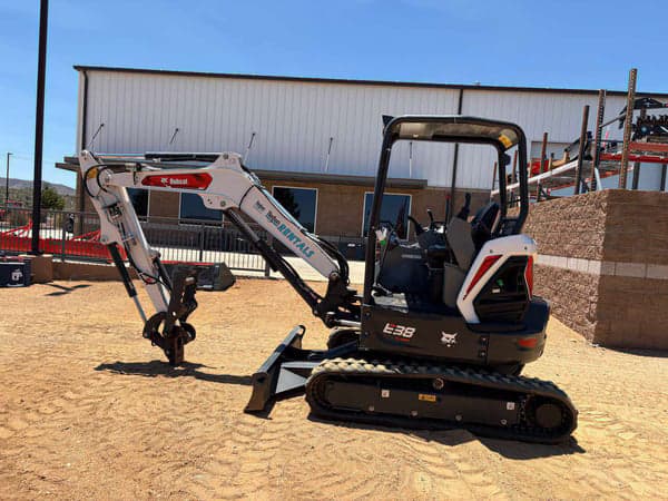 Image of Bobcat E38 equipment image 4
