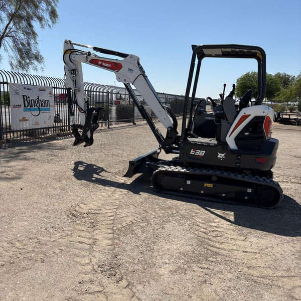 Image of Bobcat E38 equipment image 4