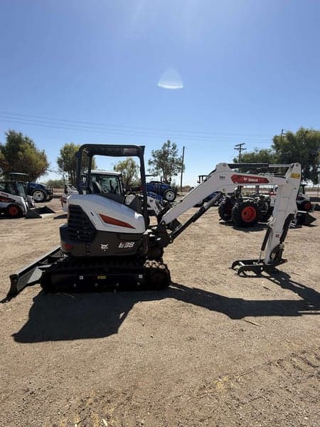 Image of Bobcat E38 equipment image 2