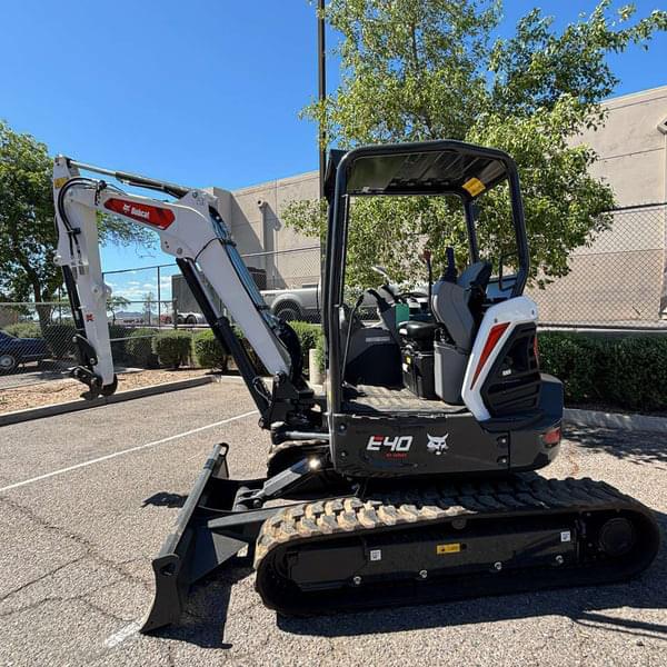 Image of Bobcat E40 equipment image 1