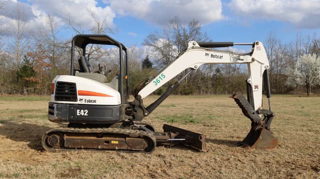 Image of Bobcat E42 equipment image 2