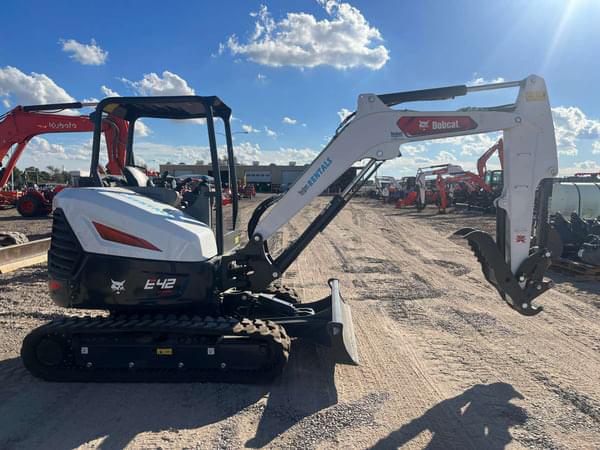 Image of Bobcat E42 equipment image 1
