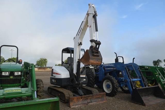 Image of Bobcat E42 equipment image 3