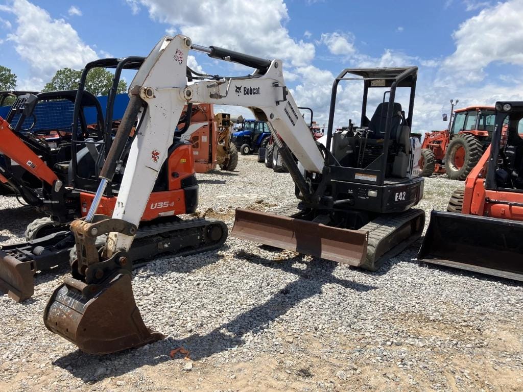 Main image Bobcat E42