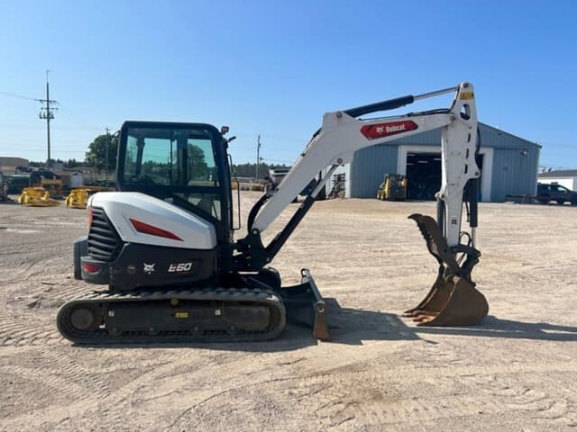 Image of Bobcat E60 equipment image 3