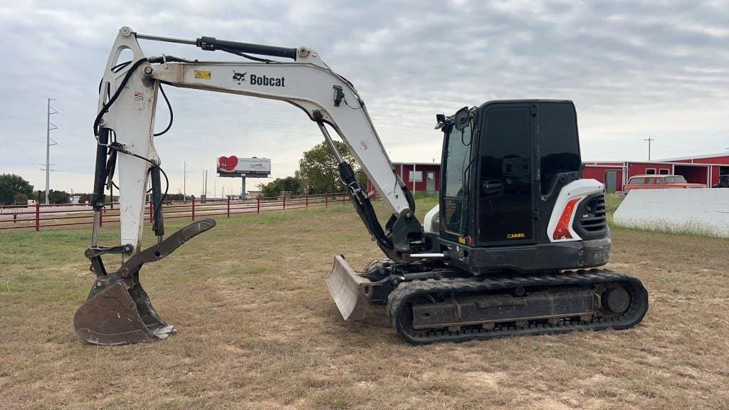 Main image Bobcat E85