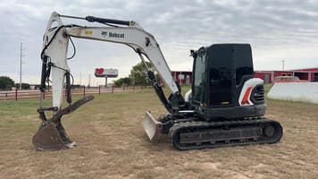 Main image Bobcat E85