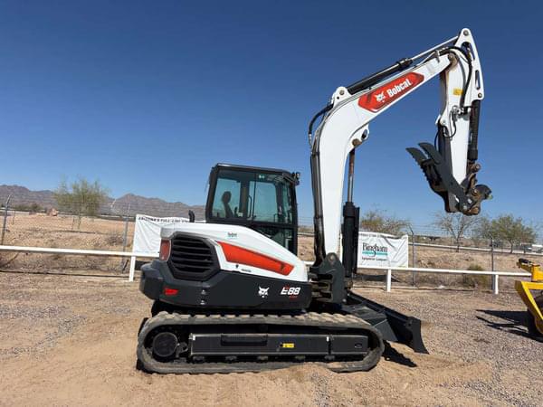 Image of Bobcat E88 equipment image 1
