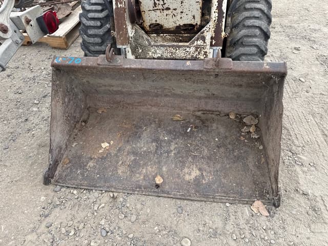 Image of Bobcat M-371 equipment image 4