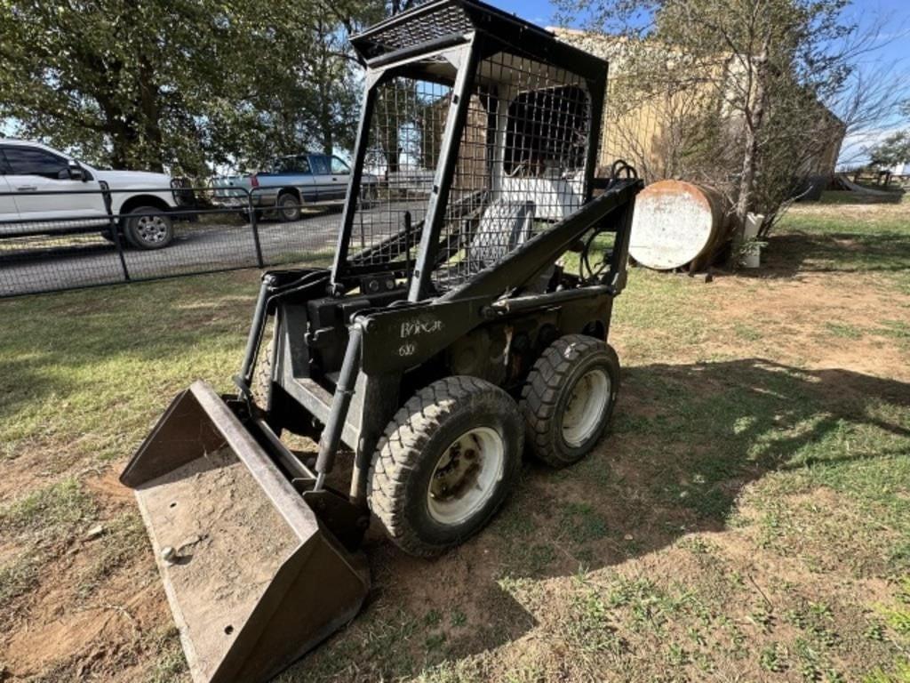 Image of Bobcat M-610 Primary image