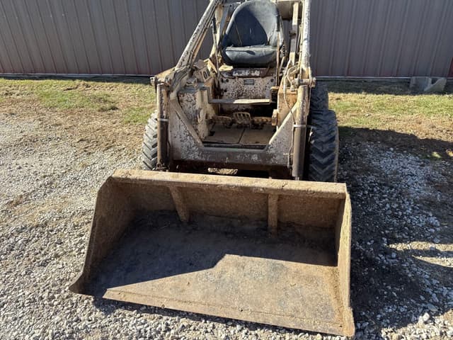 Image of Bobcat M-610 equipment image 1