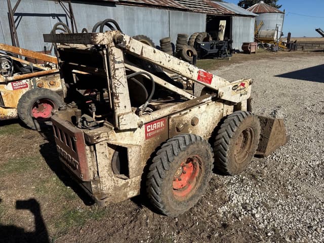 Image of Bobcat M-610 equipment image 4