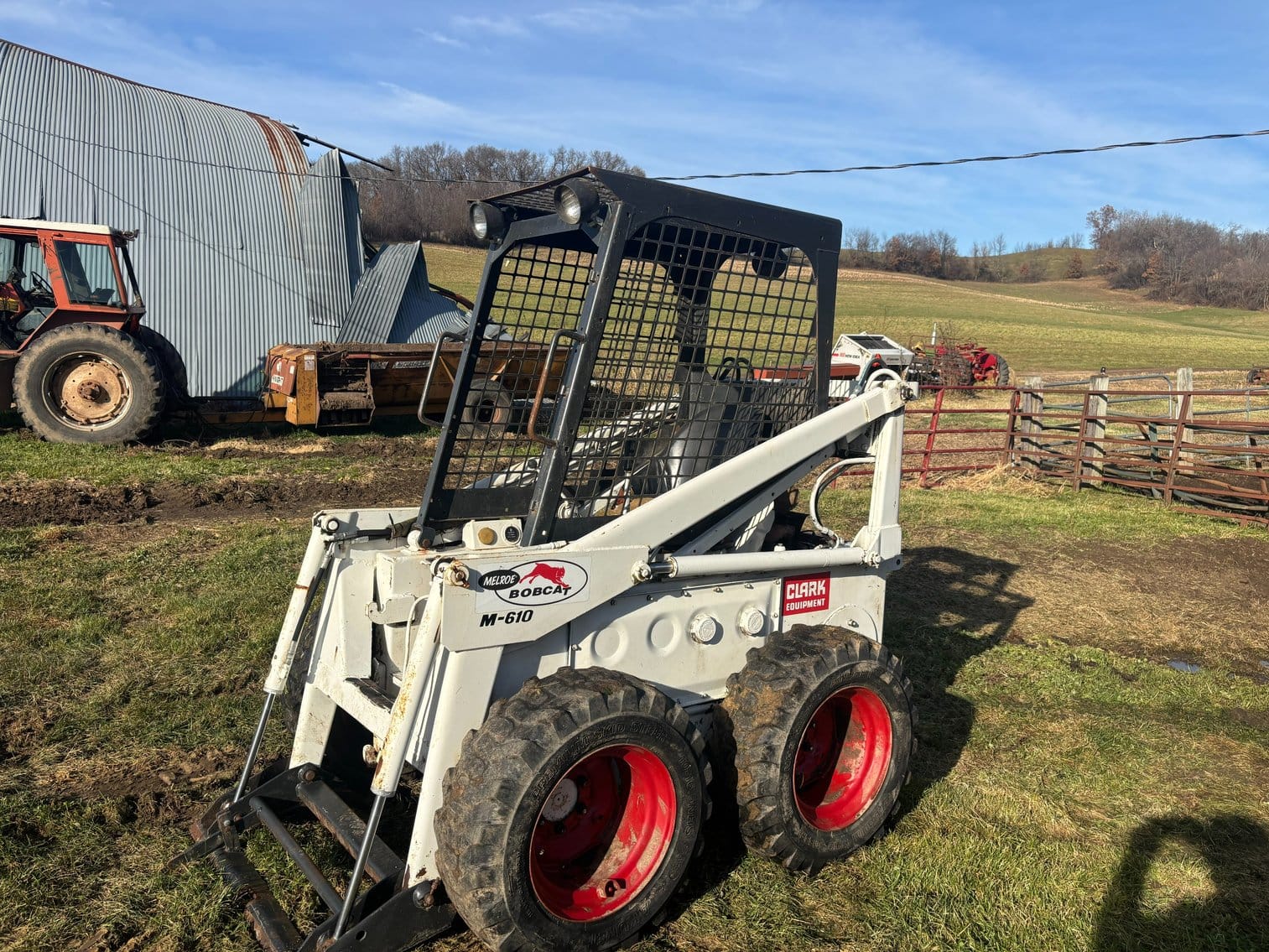 Bobcat M-610 Equipment Image0