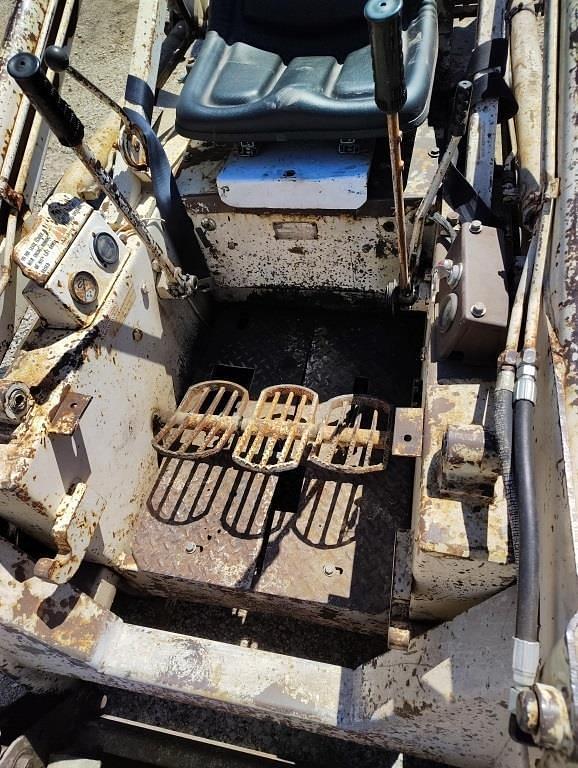 Image of Bobcat M-610 equipment image 4