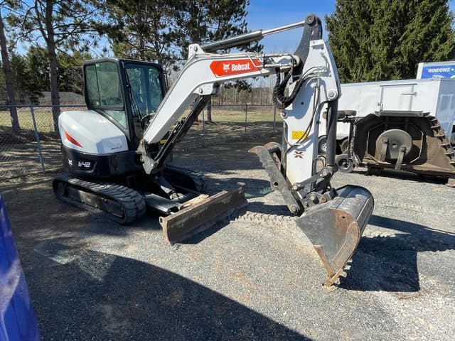 Image of Bobcat E42 equipment image 3