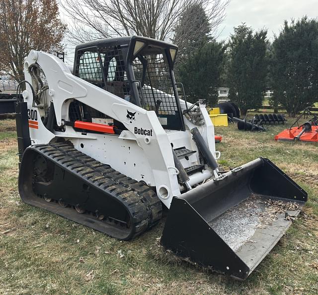 Image of Bobcat T300 equipment image 1