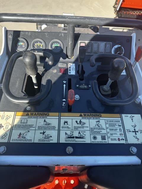 Image of Bobcat MT100 equipment image 4