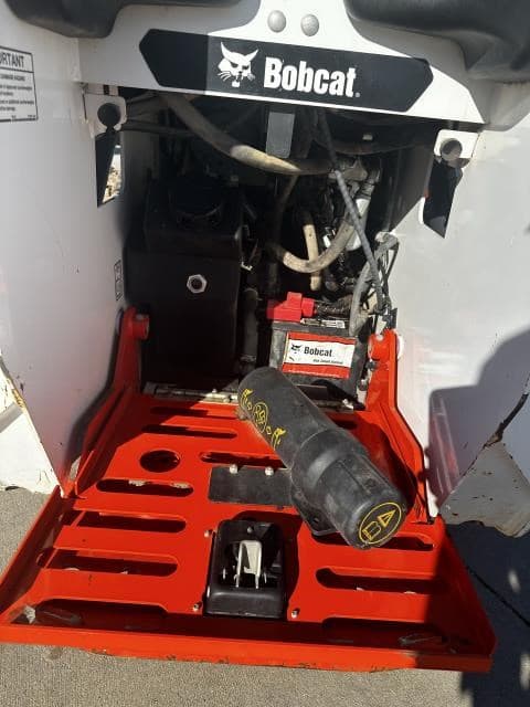 Image of Bobcat MT100 equipment image 2