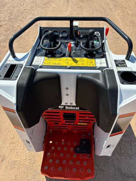 Image of Bobcat MT100 equipment image 3