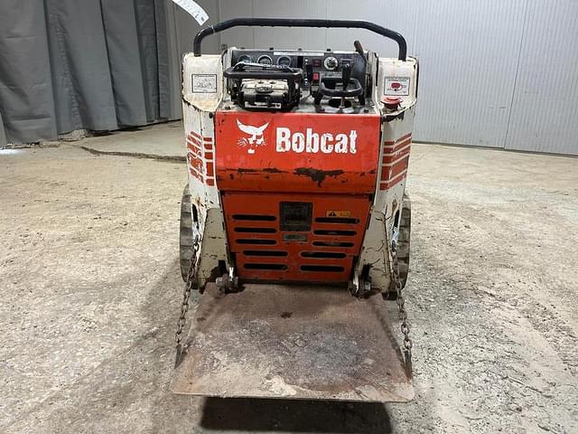 Image of Bobcat MT55 equipment image 3