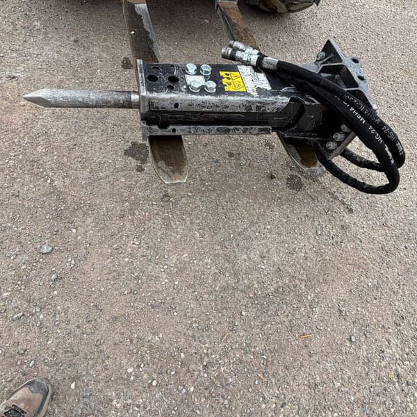 Image of Bobcat NB140 equipment image 4