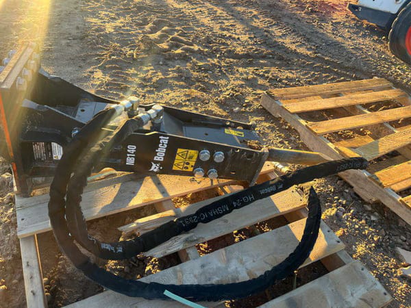 Bobcat NB140 Equipment Image0