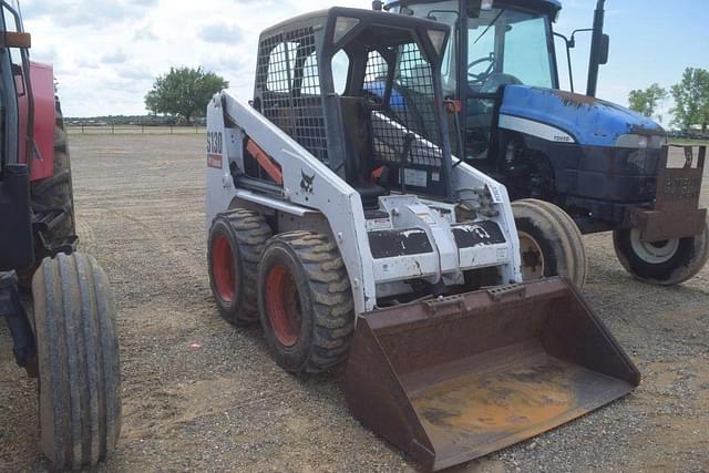 Image of Bobcat S130 equipment image 3