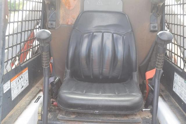 Image of Bobcat S130 equipment image 4