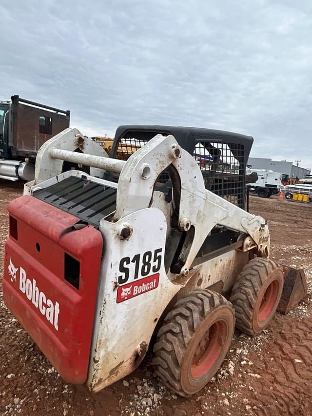 Image of Bobcat S185 equipment image 3