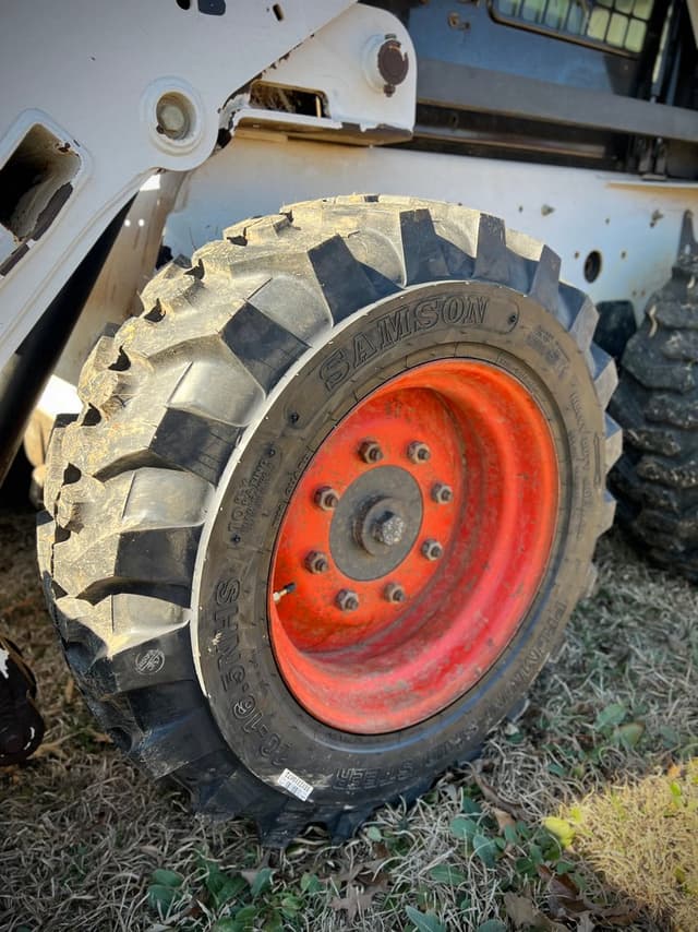 Image of Bobcat S185 equipment image 3