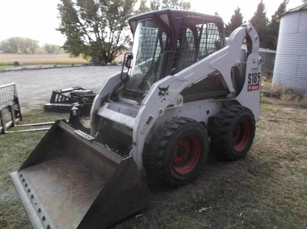 Bobcat S185 Equipment Image0