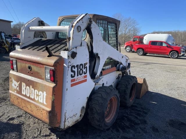 Image of Bobcat S185 equipment image 2