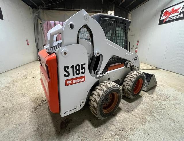 Image of Bobcat S185 equipment image 4