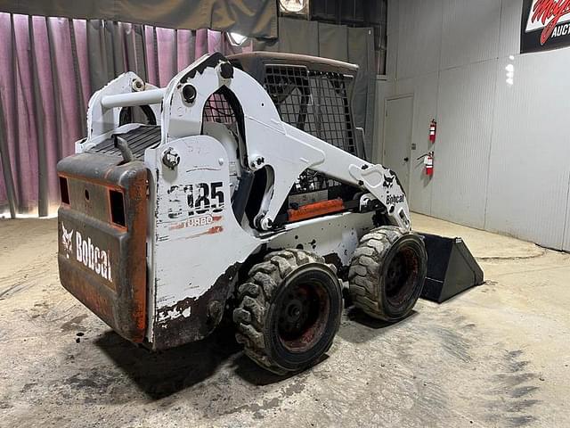 Image of Bobcat S185 equipment image 4