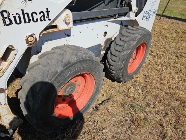 Image of Bobcat S185 equipment image 2