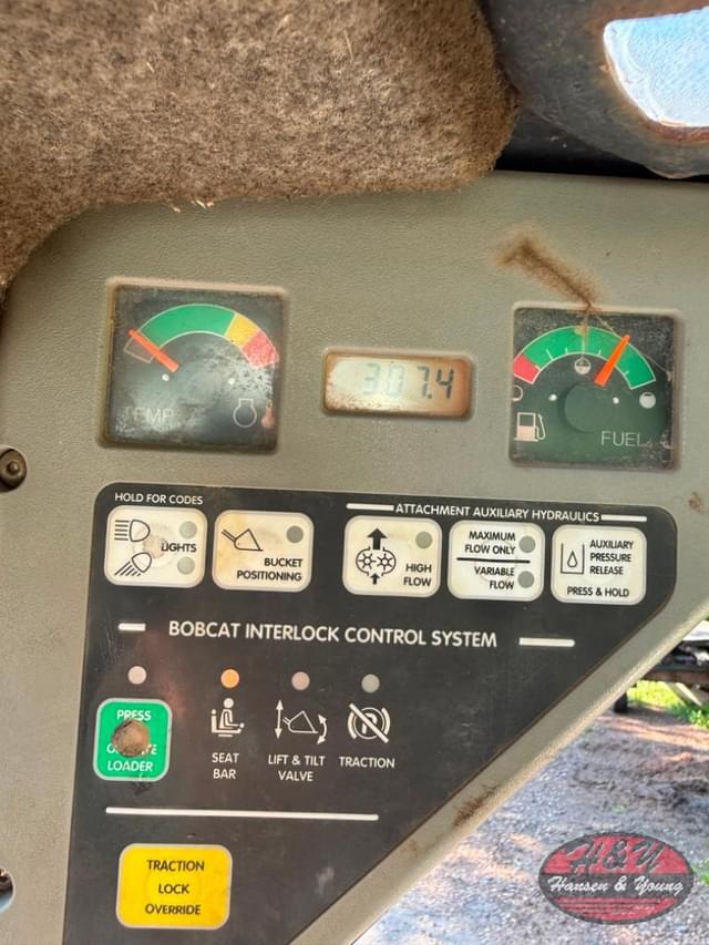 Image of Bobcat S185 equipment image 3