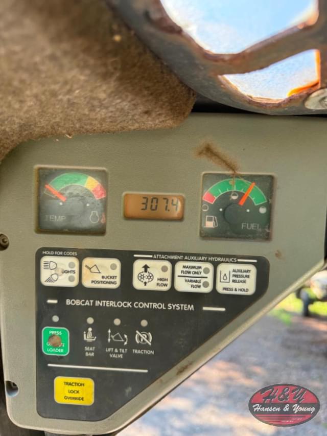 Image of Bobcat S185 equipment image 4